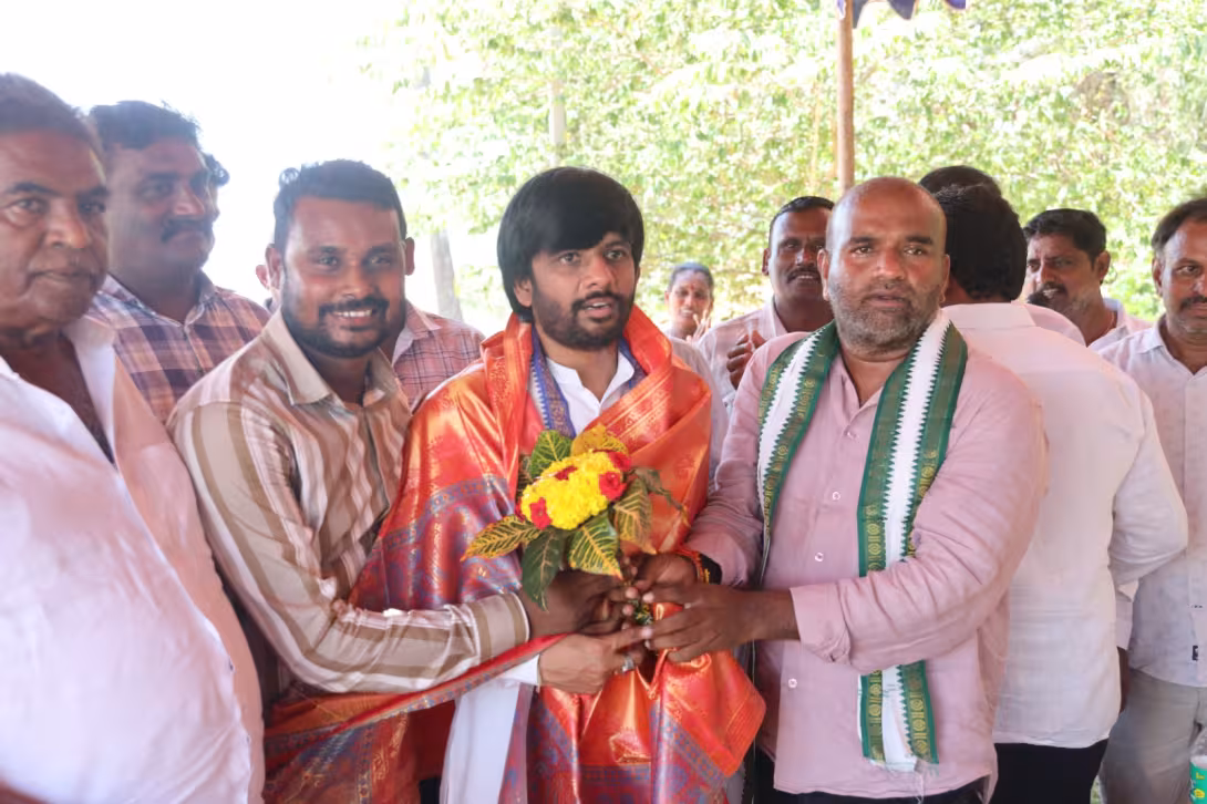 ముఖ్య అతిథిగా హాజరైన పెందుర్తి మాజీ శాసనసభ్యులు, వైఎస్ఆర్సీపీ పెందుర్తి నియోజకవర్గం సమన్వయకర్త అన్నంరెడ్డి అదీప్ రాజ్